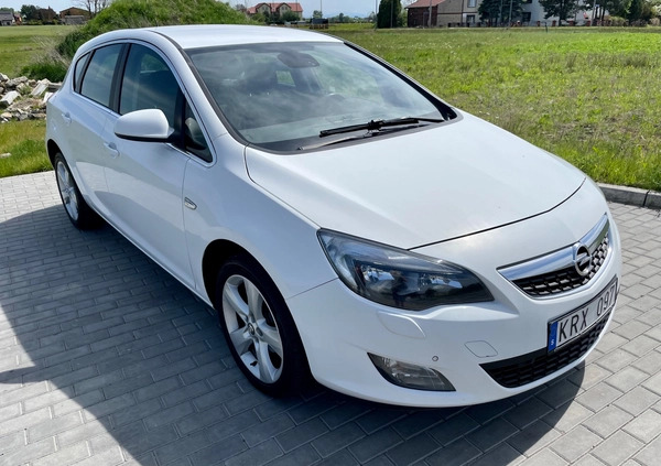 Opel Astra cena 15500 przebieg: 290000, rok produkcji 2010 z Łomianki małe 121